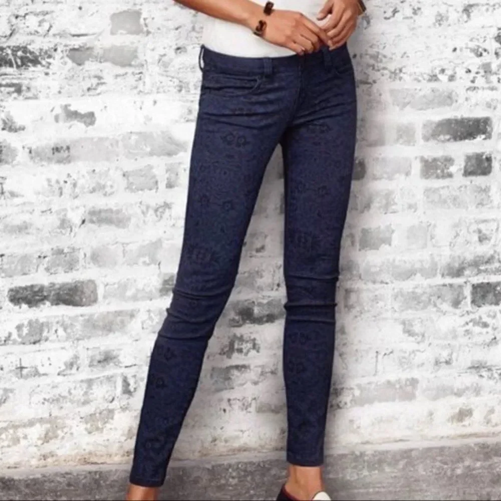 CABI Curvy Skinny Jeans Shadow Floral Print Navy Sz 6 #3196 EUC